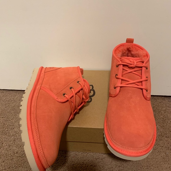 NIB UGG Neumel Boots - Picture 4 of 4